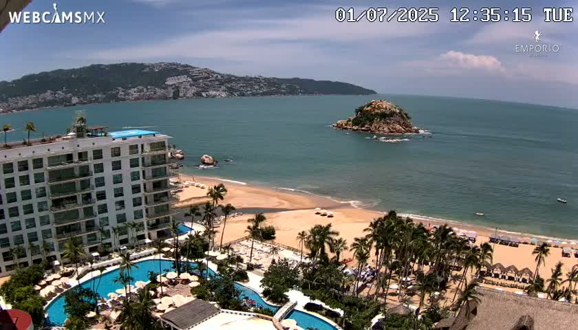Acapulco, Playa El Morro Beach & Bay Live Cam - Acapulco de Juarez, Guerrero, Mexico