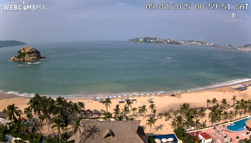 Acapulco, Playa El Morro Beach & Bay Live Cam - Acapulco de Juarez, Guerrero, Mexico