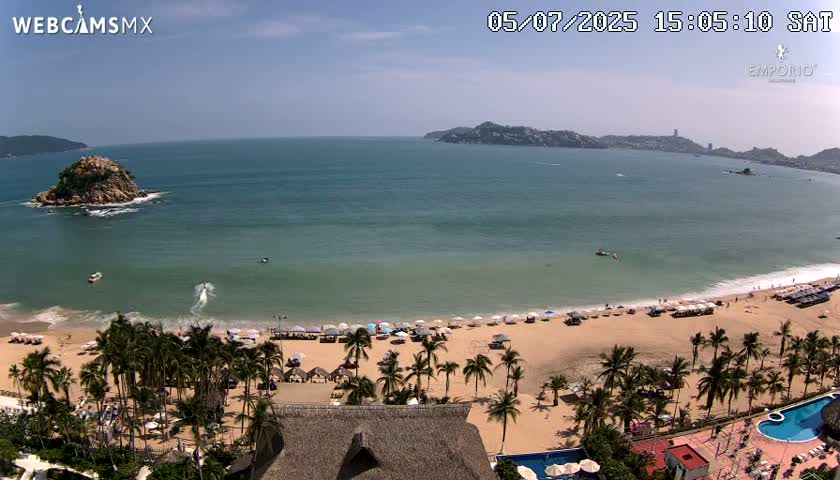 Acapulco, Playa El Morro Beach & Bay Live Cam - Acapulco de Juarez, Guerrero, Mexico