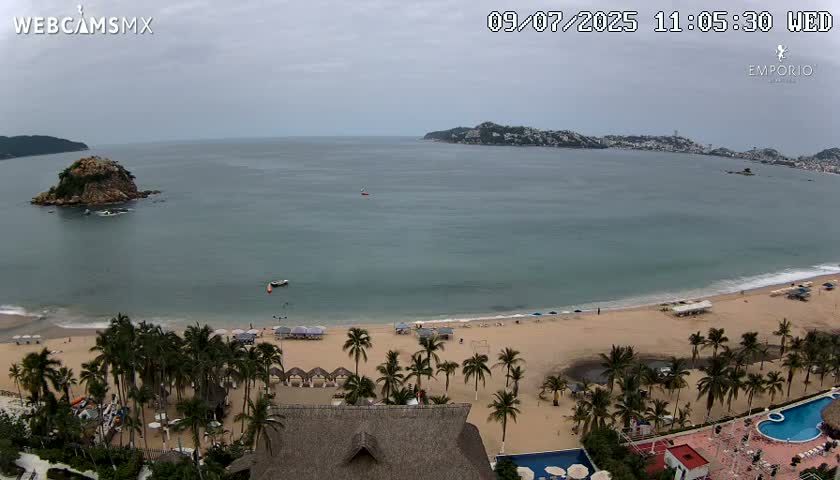 Acapulco, Playa El Morro Beach & Bay Live Cam - Acapulco de Juarez, Guerrero, Mexico