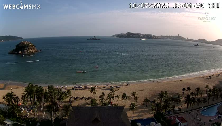 Acapulco, Playa El Morro Beach & Bay Live Cam - Acapulco de Juarez, Guerrero, Mexico