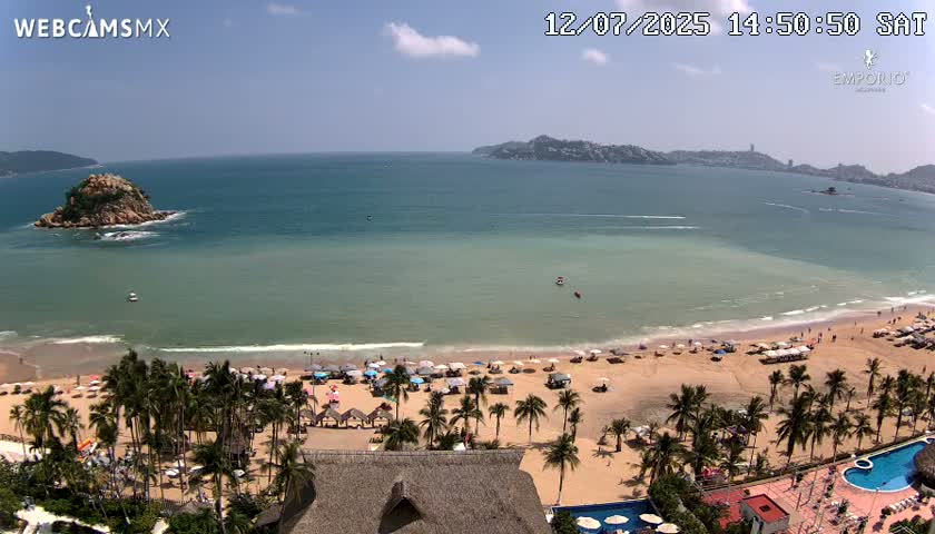 Acapulco, Playa El Morro Beach & Bay Live Cam - Acapulco de Juarez, Guerrero, Mexico