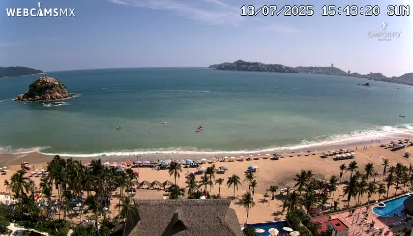 Acapulco, Playa El Morro Beach & Bay Live Cam - Acapulco de Juarez, Guerrero, Mexico