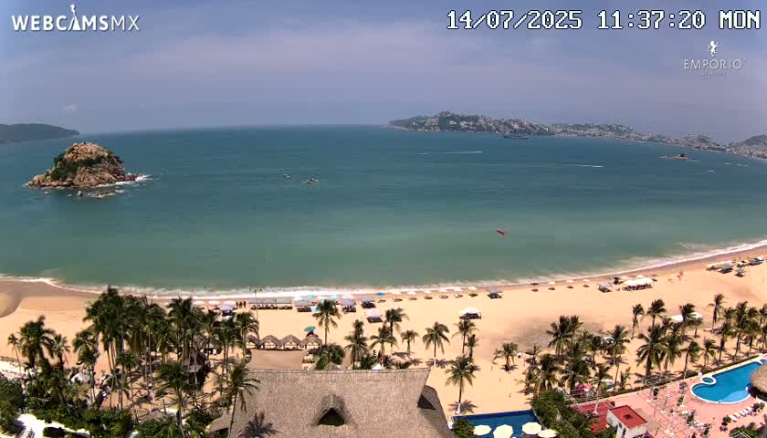 Acapulco, Playa El Morro Beach & Bay Live Cam - Acapulco de Juarez, Guerrero, Mexico