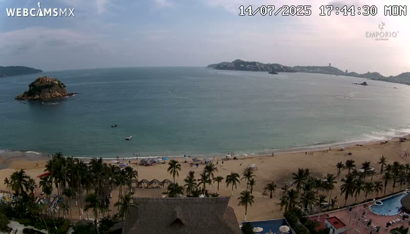 Acapulco, Playa El Morro Beach & Bay Live Cam - Acapulco de Juarez, Guerrero, Mexico
