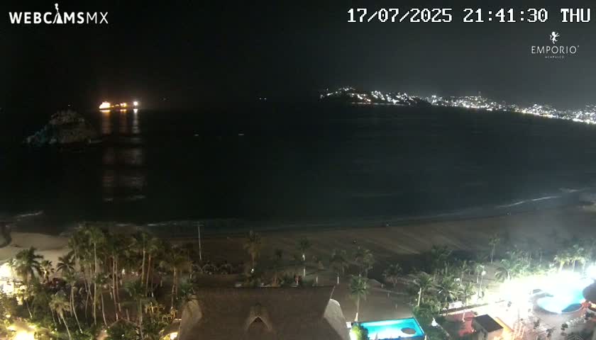 Acapulco, Playa El Morro Beach & Bay Live Cam - Acapulco de Juarez, Guerrero, Mexico