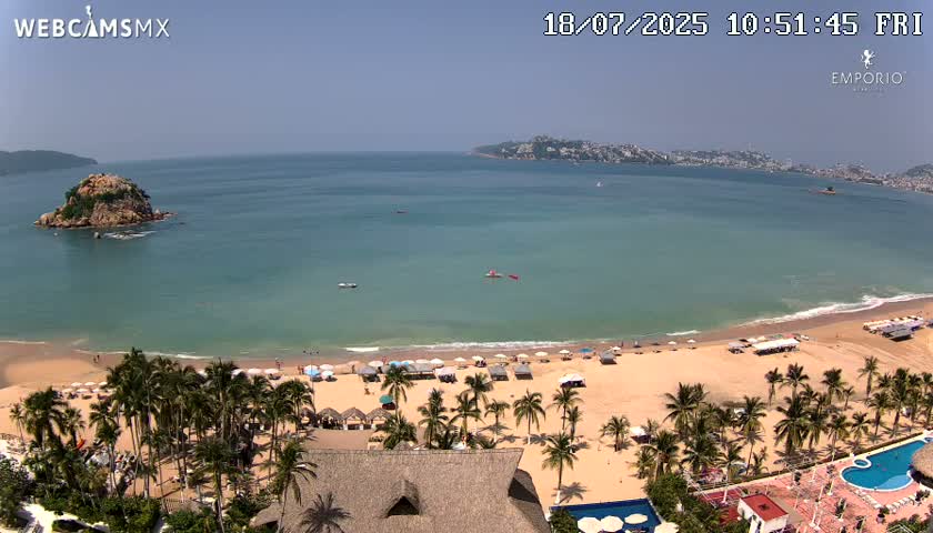 Acapulco, Playa El Morro Beach & Bay Live Cam - Acapulco de Juarez, Guerrero, Mexico