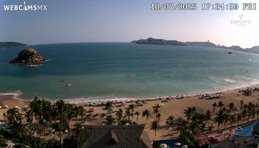 Acapulco, Playa El Morro Beach & Bay Live Cam - Acapulco de Juarez, Guerrero, Mexico