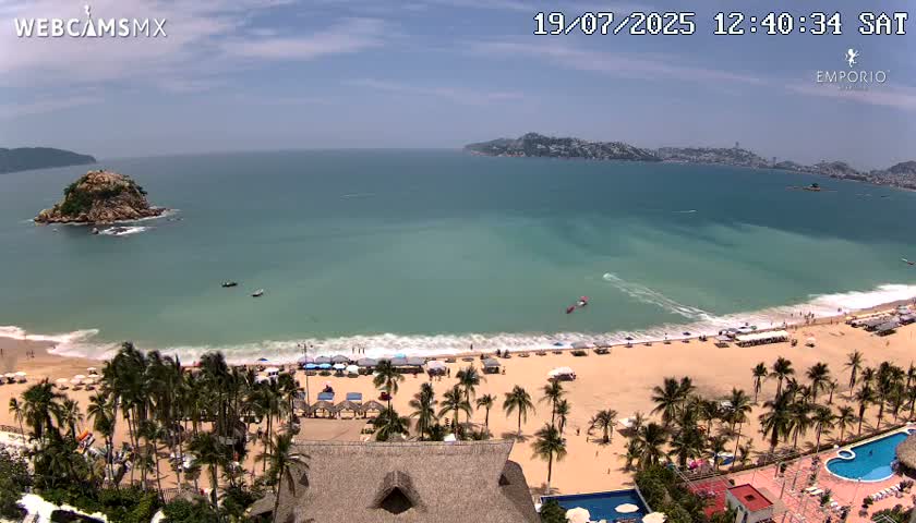 Acapulco, Playa El Morro Beach & Bay Live Cam - Acapulco de Juarez, Guerrero, Mexico