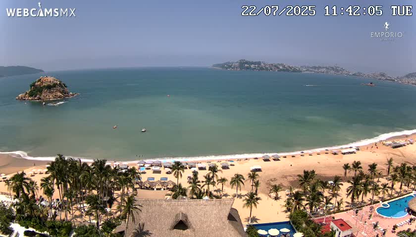 Acapulco, Playa El Morro Beach & Bay Live Cam - Acapulco de Juarez, Guerrero, Mexico