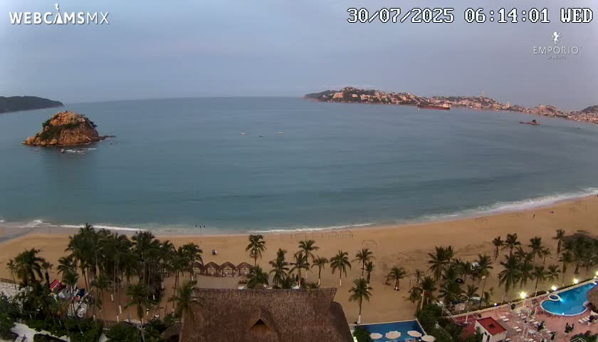 Acapulco, Playa El Morro Beach & Bay Live Cam - Acapulco de Juarez, Guerrero, Mexico