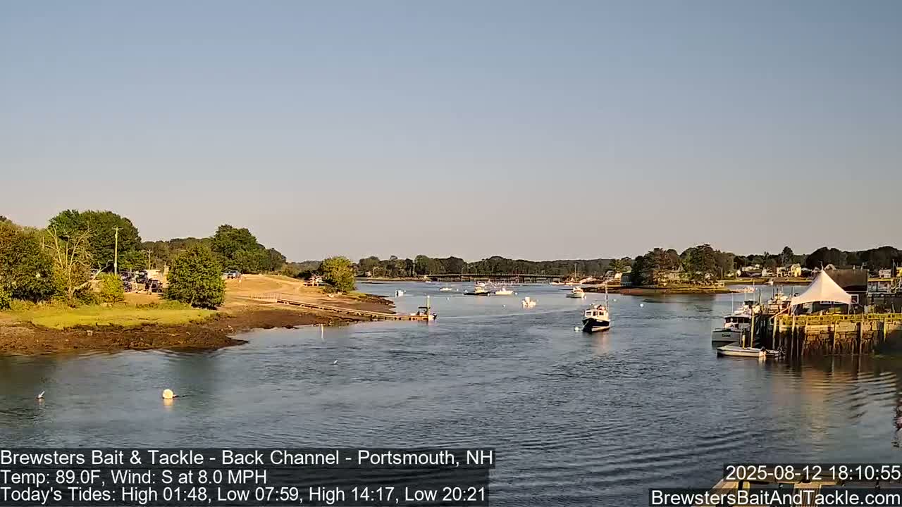 Piscataqua River Back Channel from Brewster's Bait & Tackle Live Cam -  Portsmouth, Rockingham, New Hampshire, USA