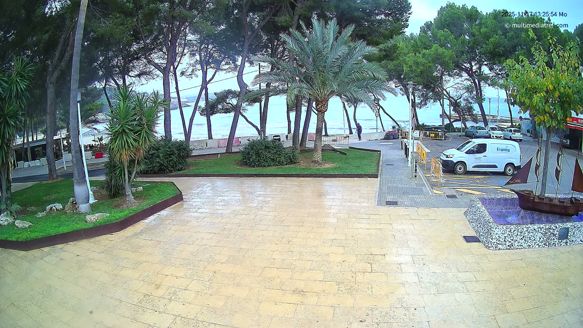 Peguera, Platja Gran de Tora Beach  Playa 5 Live Cam - Sierra de Tramontana, Mallorca, Islas Baleares (Balearic Islands), Spain