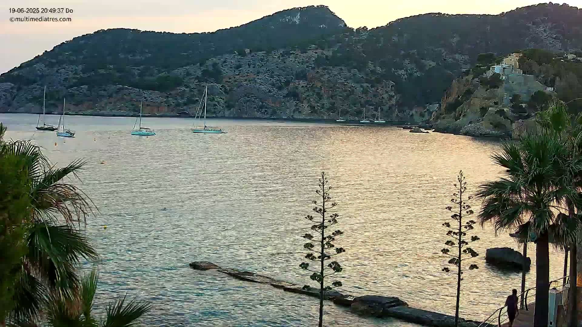 Mallorca Camp de Mar Roca Coast  Live Cam - Sierra de Tramontana, Mallorca, Islas Baleares (Balearic Islands), Spain