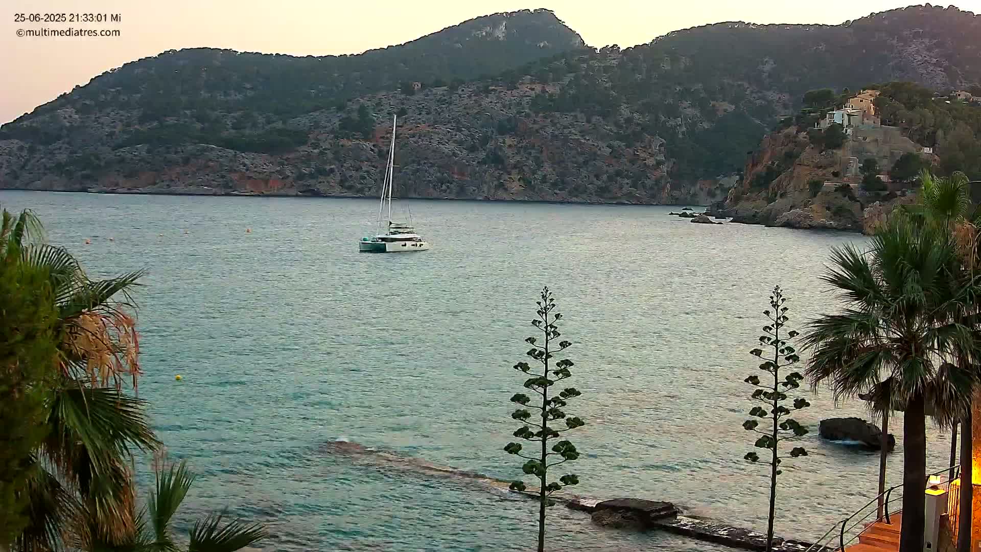 Mallorca Camp de Mar Roca Coast  Live Cam - Sierra de Tramontana, Mallorca, Islas Baleares (Balearic Islands), Spain