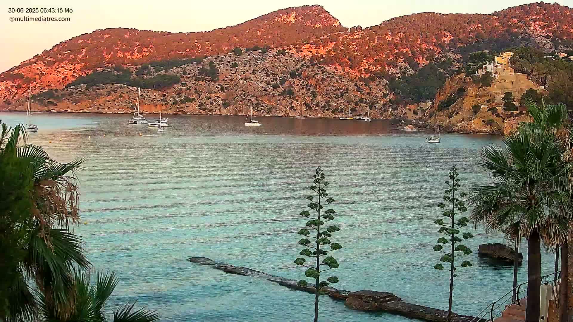 Mallorca Camp de Mar Roca Coast  Live Cam - Sierra de Tramontana, Mallorca, Islas Baleares (Balearic Islands), Spain