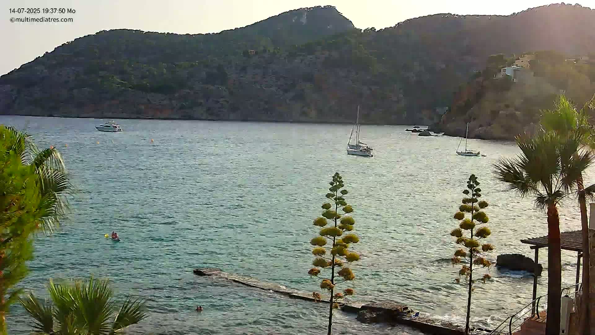 Mallorca Camp de Mar Roca Coast  Live Cam - Sierra de Tramontana, Mallorca, Islas Baleares (Balearic Islands), Spain