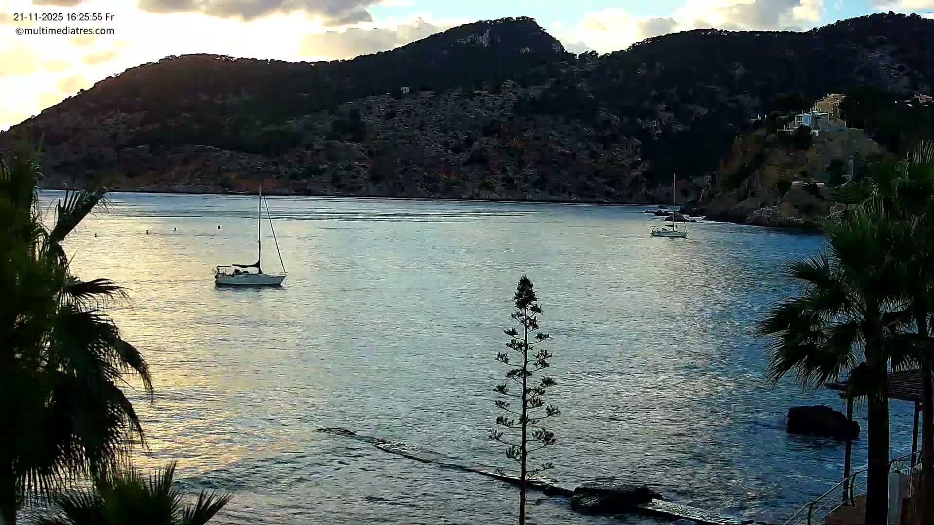 Mallorca Camp de Mar Roca Coast  Live Cam - Sierra de Tramontana, Mallorca, Islas Baleares (Balearic Islands), Spain