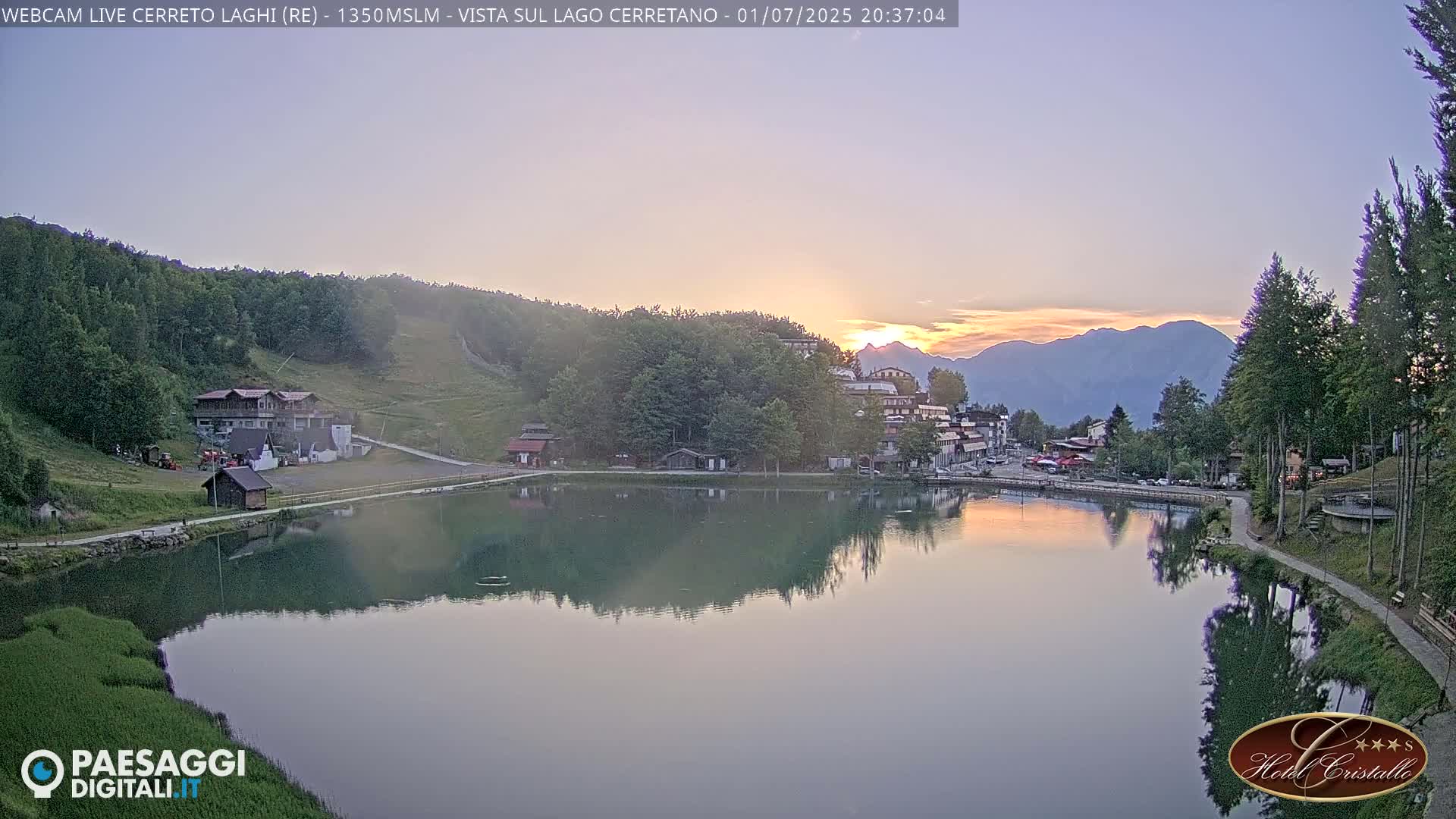 Cerreto Laghi Lake & Alpe di Succiso (Alp of Succiso Mount) Panaromic Live Cam -  Reggio Emilia, Emilia-Romagna, Italy