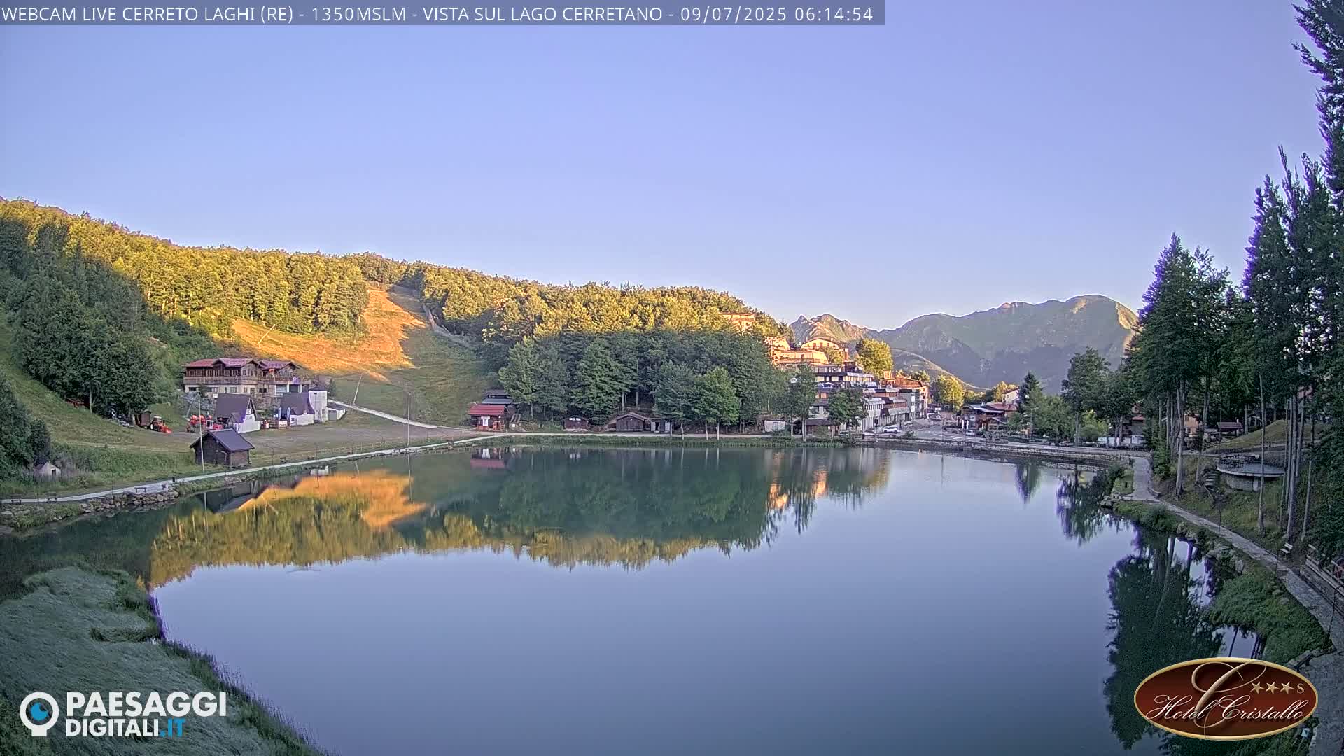 Cerreto Laghi Lake & Alpe di Succiso (Alp of Succiso Mount) Panaromic Live Cam -  Reggio Emilia, Emilia-Romagna, Italy
