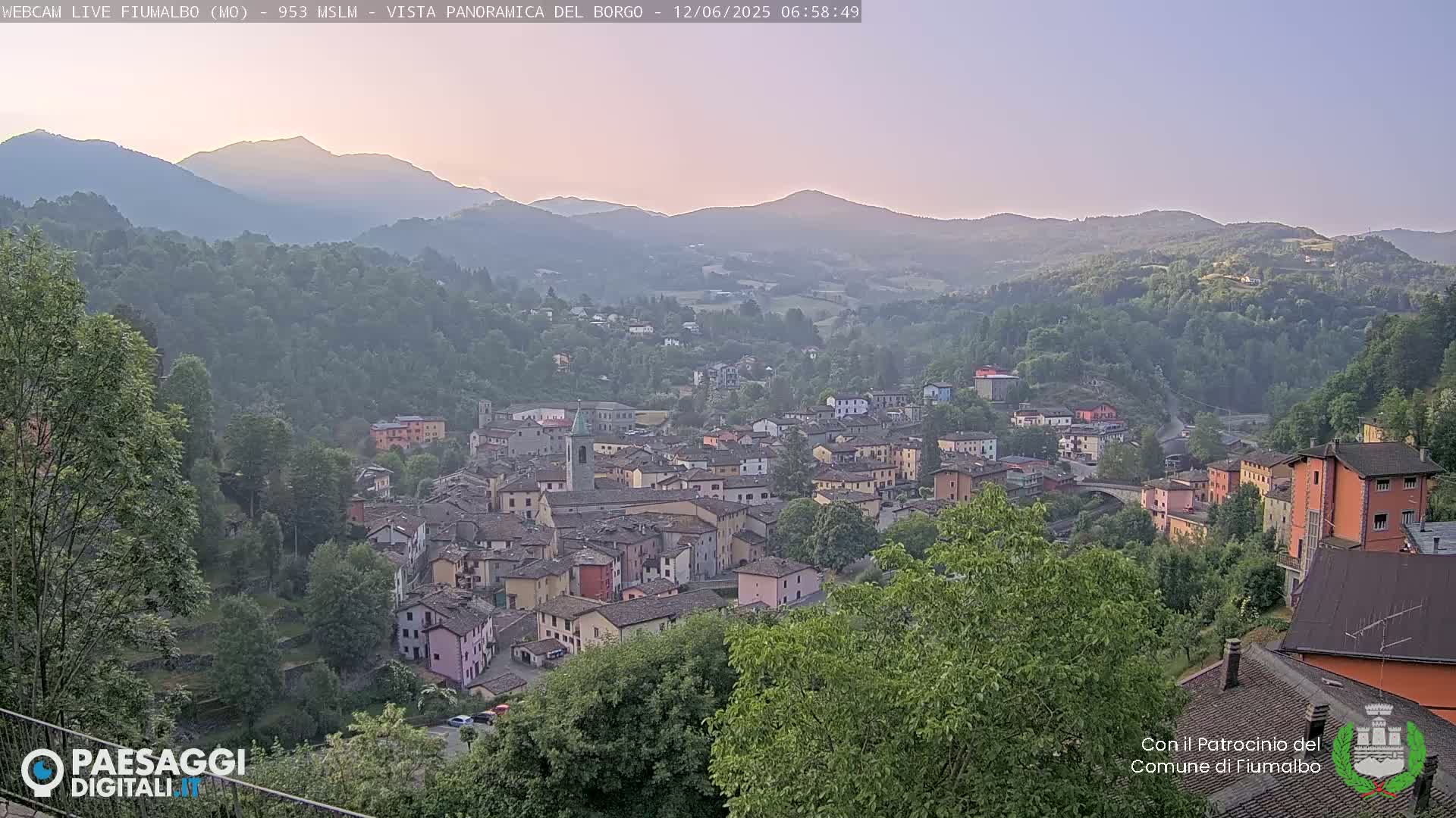 Fiumalbo -Dogana Village (Comune) Skyline Live Cam - Modena, Emilia-Romagna, Italia