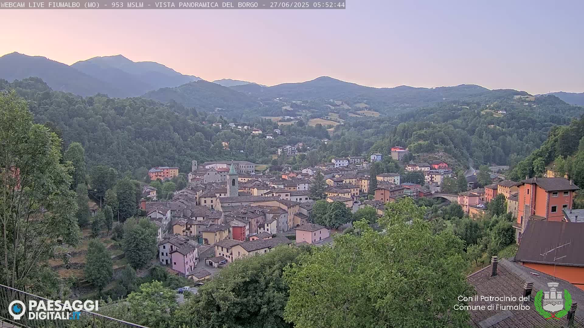 Fiumalbo -Dogana Village (Comune) Skyline Live Cam - Modena, Emilia-Romagna, Italia