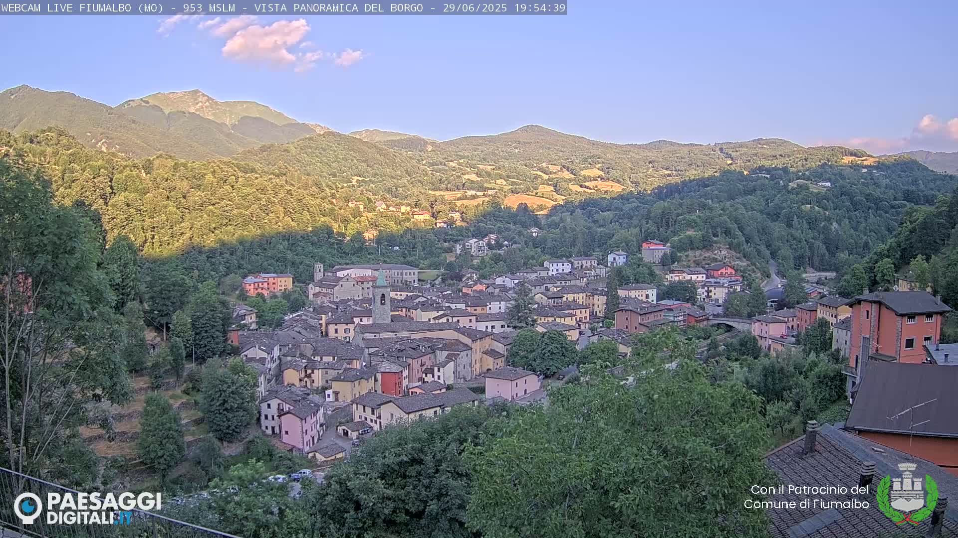 Fiumalbo -Dogana Village (Comune) Skyline Live Cam - Modena, Emilia-Romagna, Italia