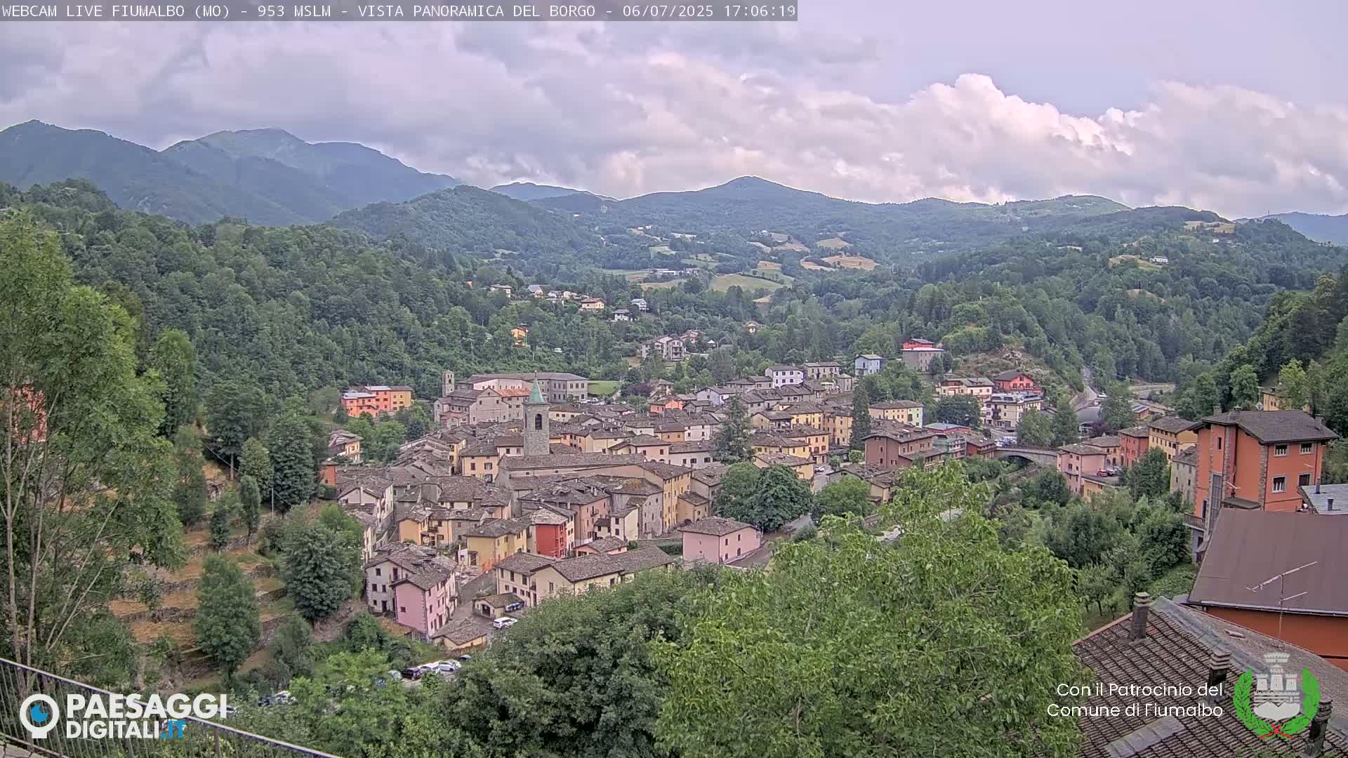 Fiumalbo -Dogana Village (Comune) Skyline Live Cam - Modena, Emilia-Romagna, Italia