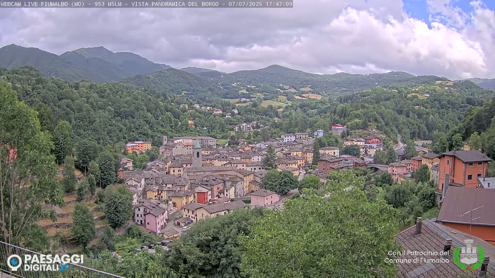 Fiumalbo -Dogana Village (Comune) Skyline Live Cam - Modena, Emilia-Romagna, Italia