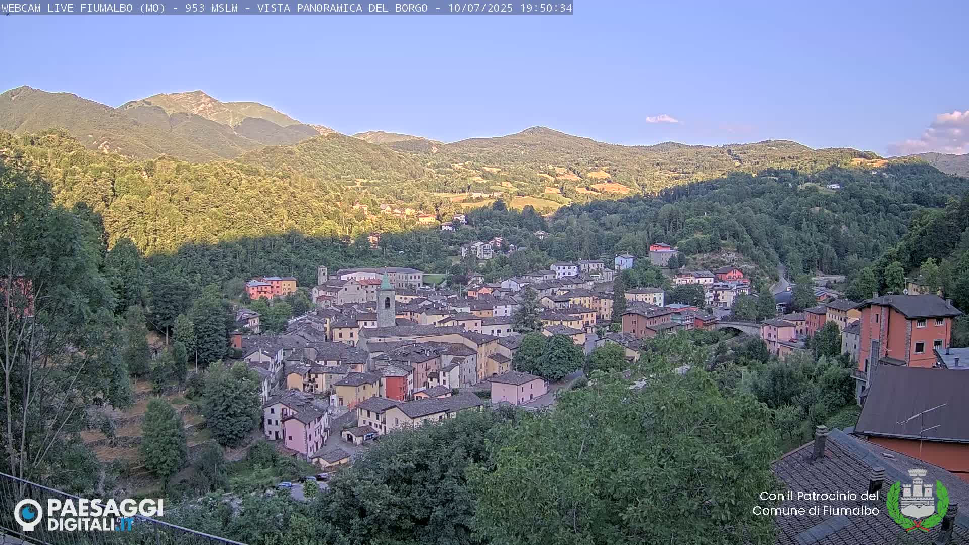 Fiumalbo -Dogana Village (Comune) Skyline Live Cam - Modena, Emilia-Romagna, Italia
