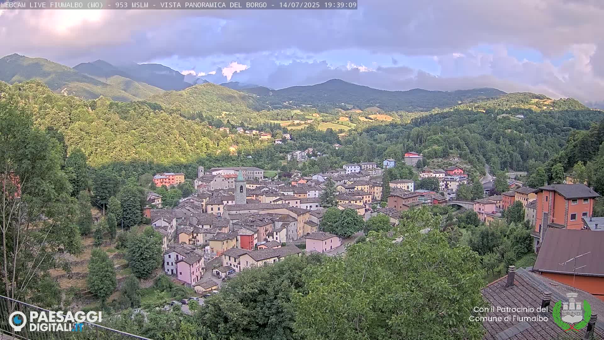 Fiumalbo -Dogana Village (Comune) Skyline Live Cam - Modena, Emilia-Romagna, Italia