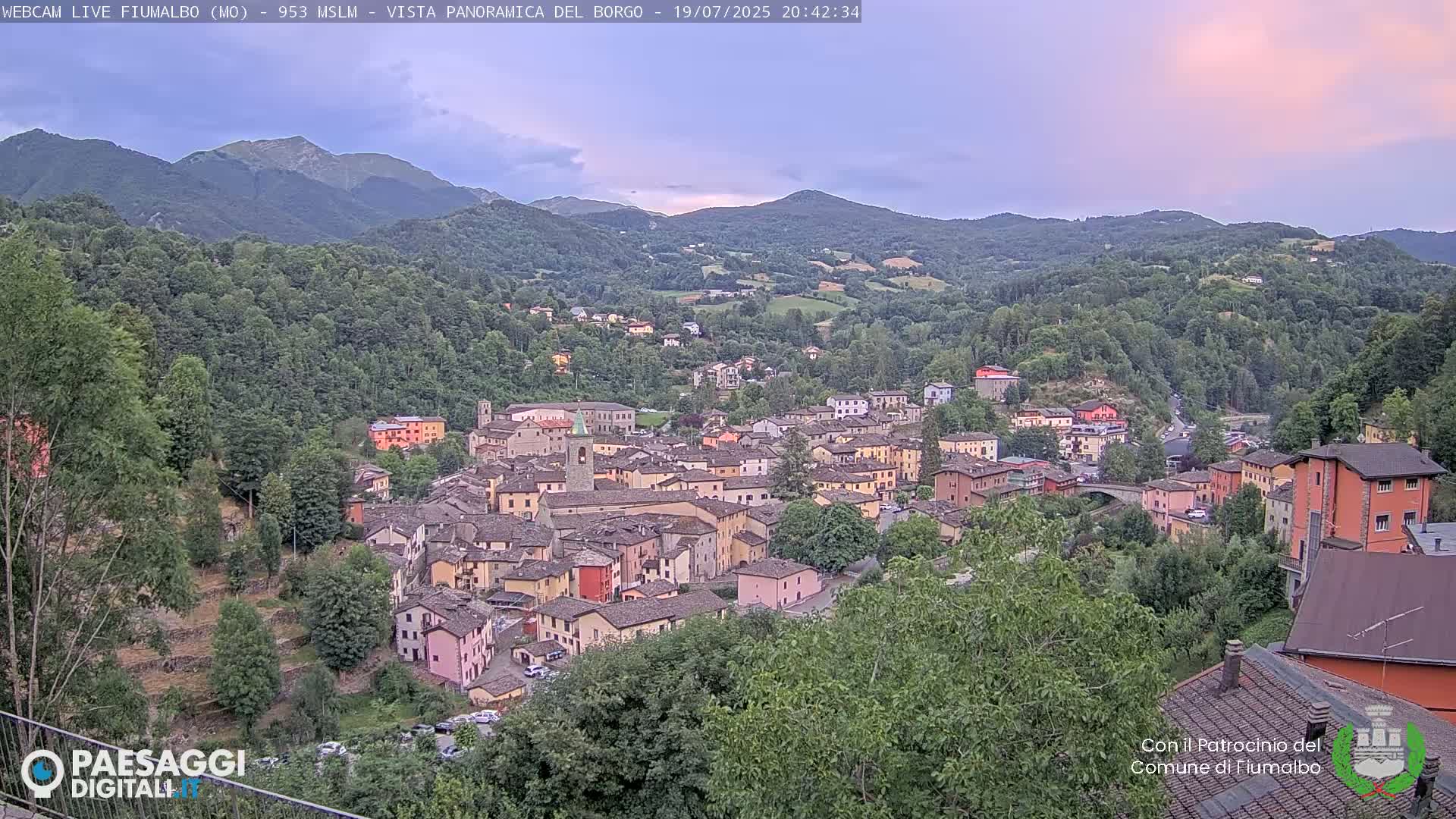 Fiumalbo -Dogana Village (Comune) Skyline Live Cam - Modena, Emilia-Romagna, Italia