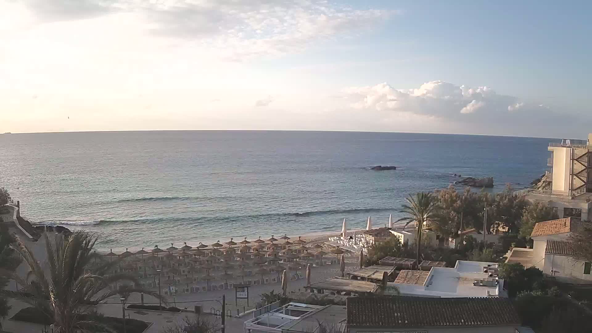 (Playa) Platja de Son Moll Beach Live Cam - Levante, Mallorca, Islas Baleares (Balearic Islands), Spain