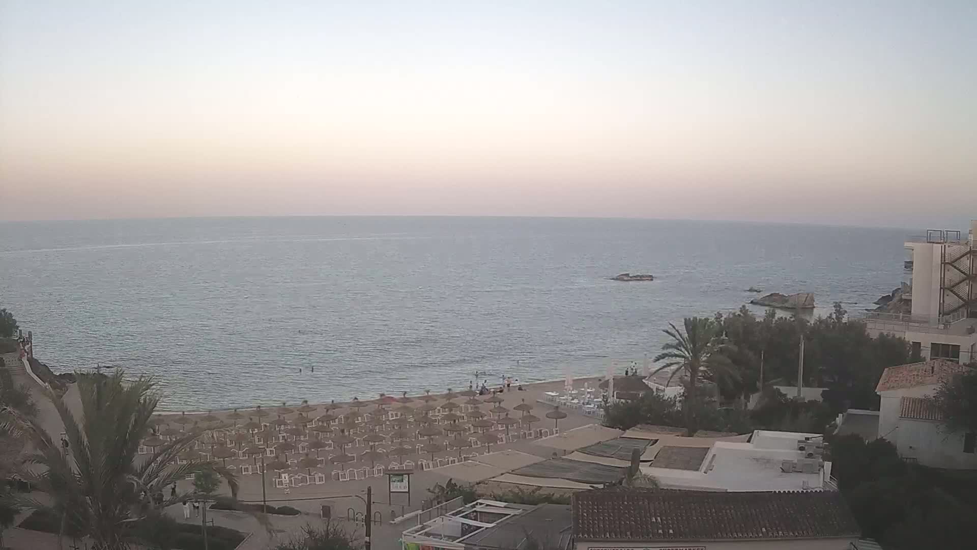 (Playa) Platja de Son Moll Beach Live Cam - Levante, Mallorca, Islas Baleares (Balearic Islands), Spain