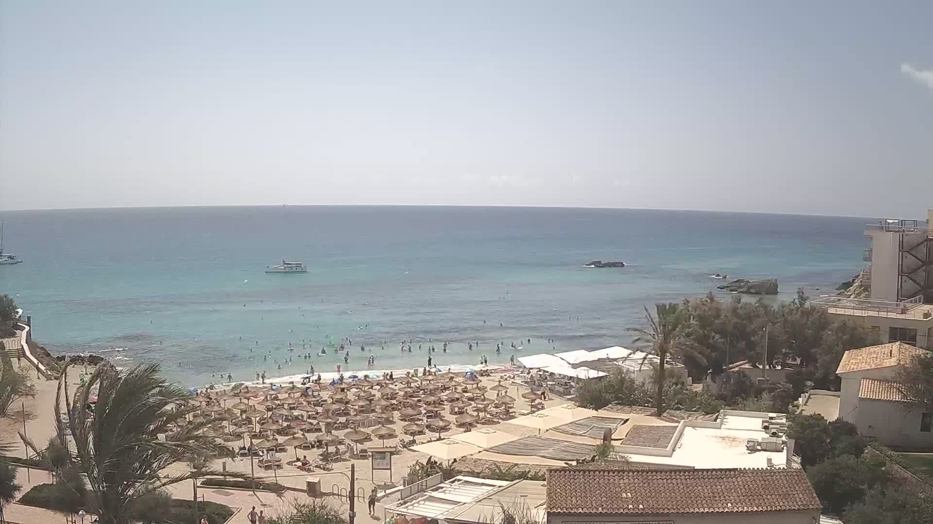 (Playa) Platja de Son Moll Beach Live Cam - Levante, Mallorca, Islas Baleares (Balearic Islands), Spain