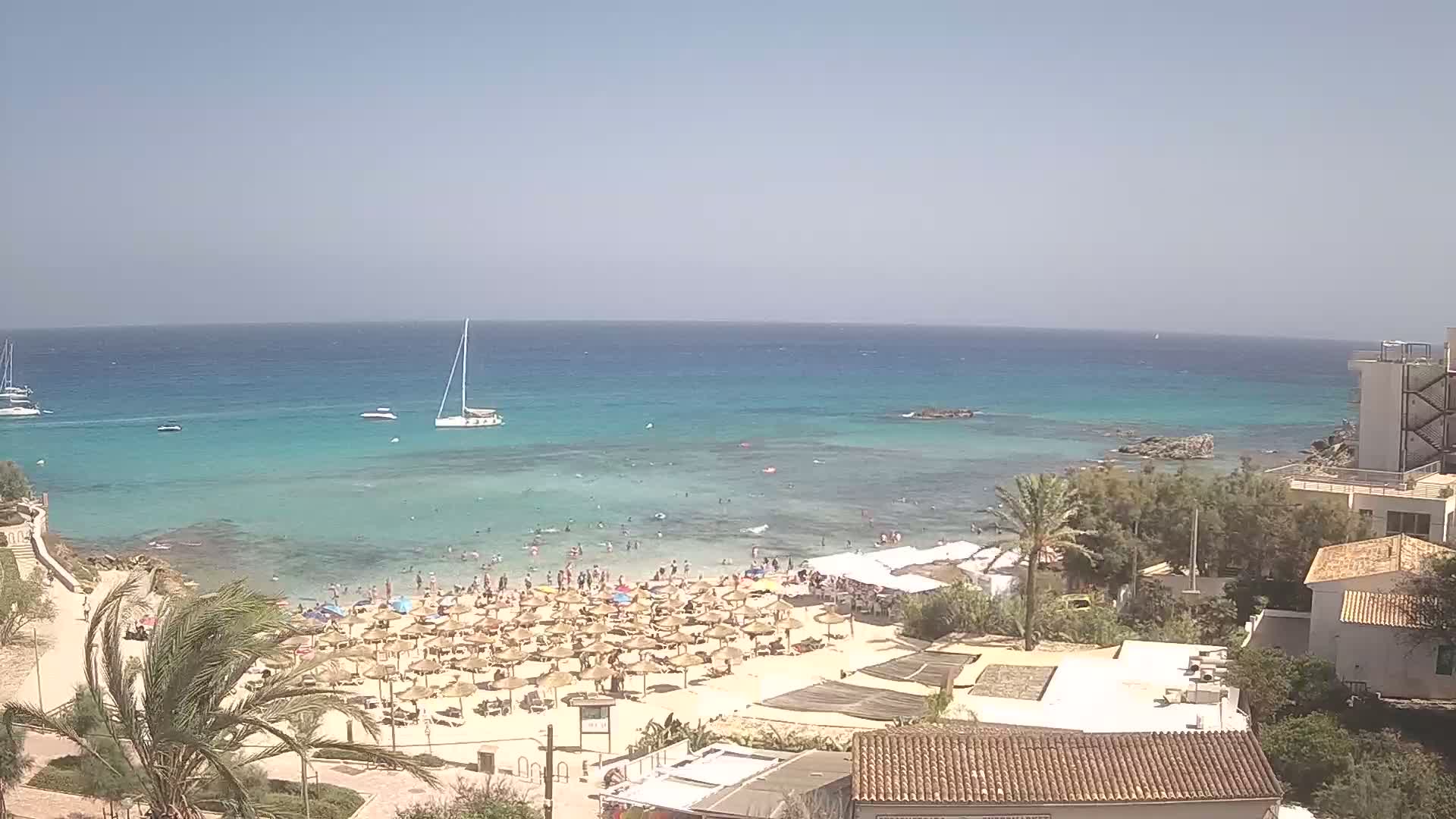 (Playa) Platja de Son Moll Beach Live Cam - Levante, Mallorca, Islas Baleares (Balearic Islands), Spain