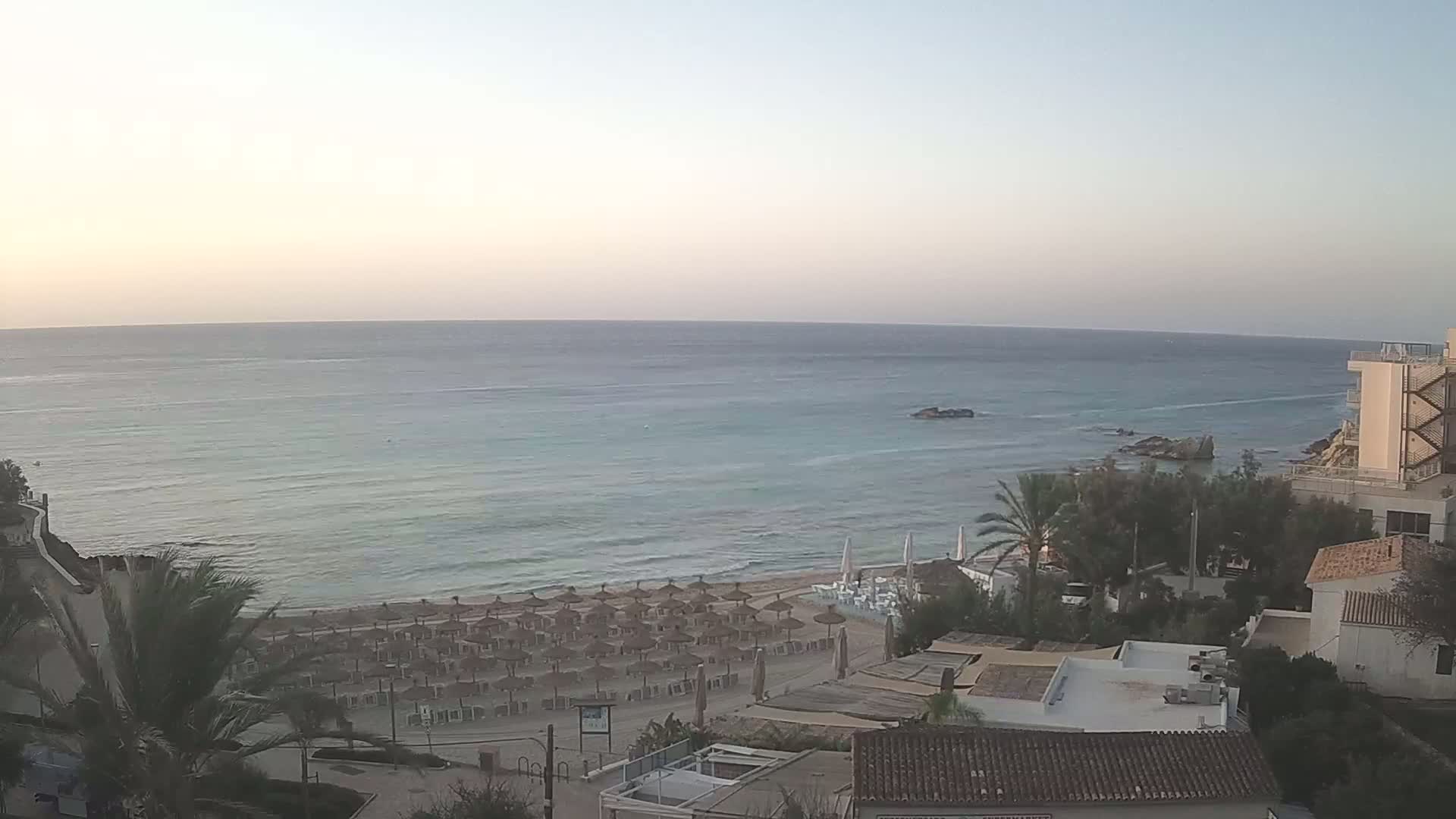 (Playa) Platja de Son Moll Beach Live Cam - Levante, Mallorca, Islas Baleares (Balearic Islands), Spain