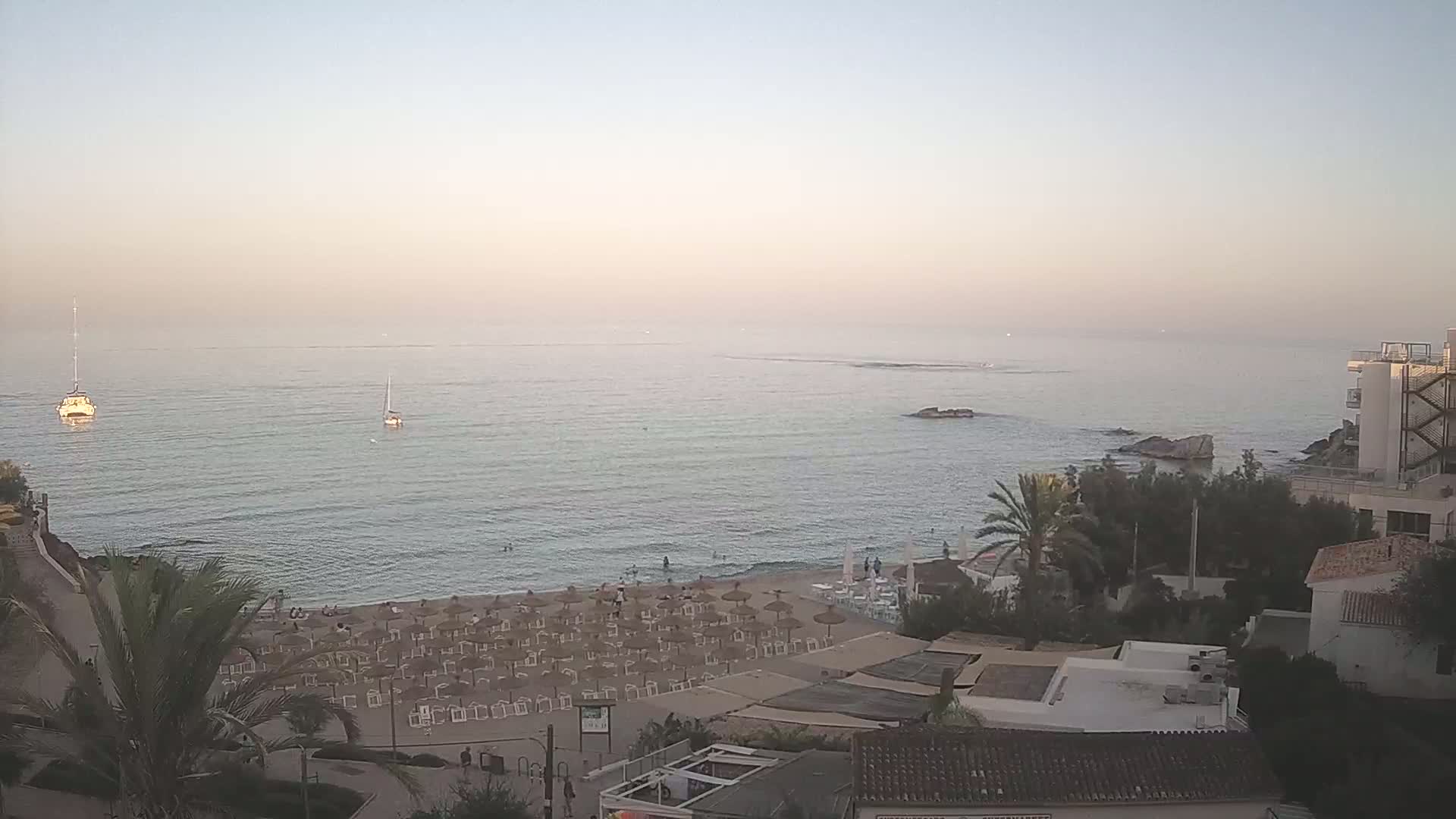 (Playa) Platja de Son Moll Beach Live Cam - Levante, Mallorca, Islas Baleares (Balearic Islands), Spain