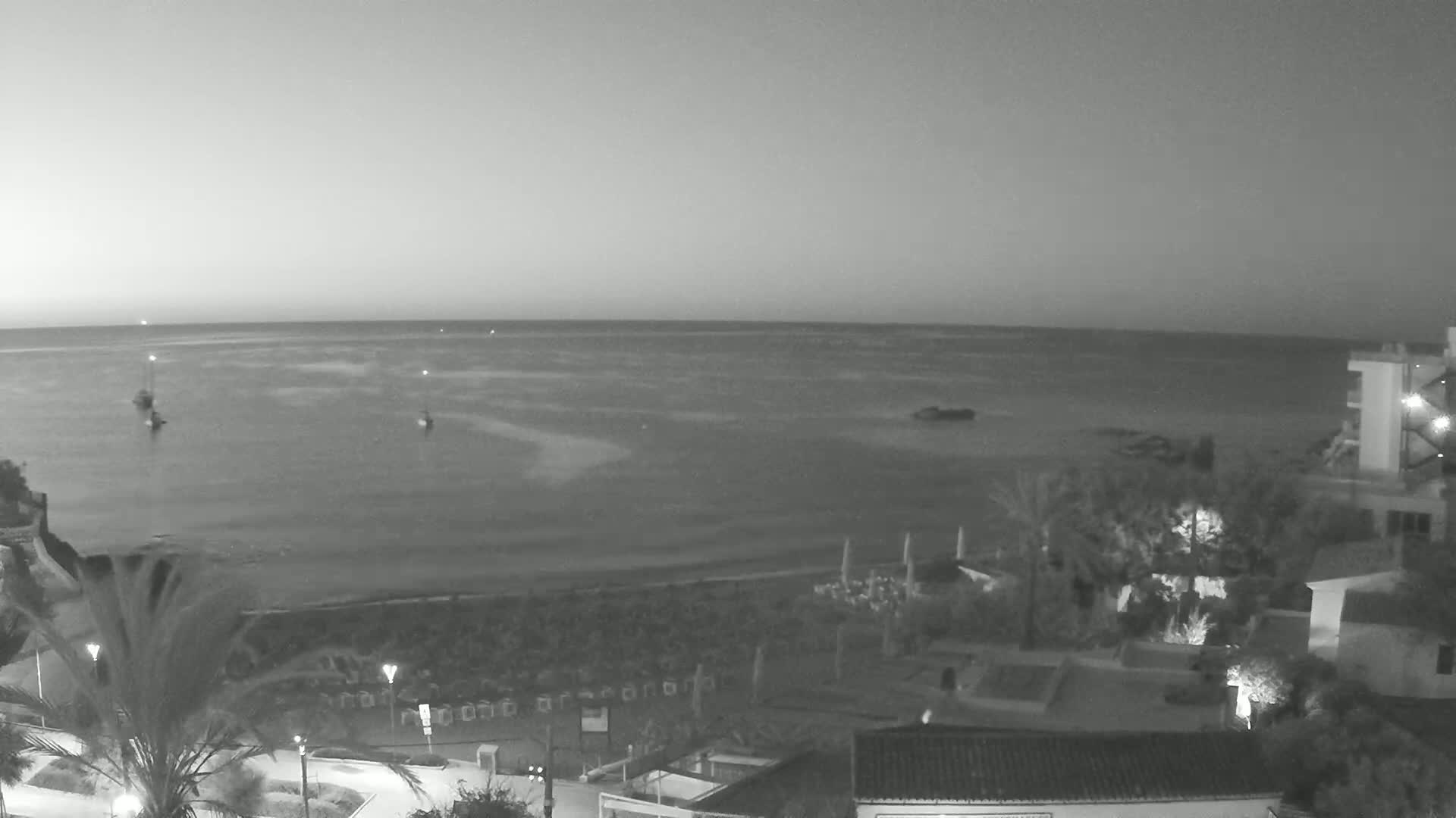 (Playa) Platja de Son Moll Beach Live Cam - Levante, Mallorca, Islas Baleares (Balearic Islands), Spain