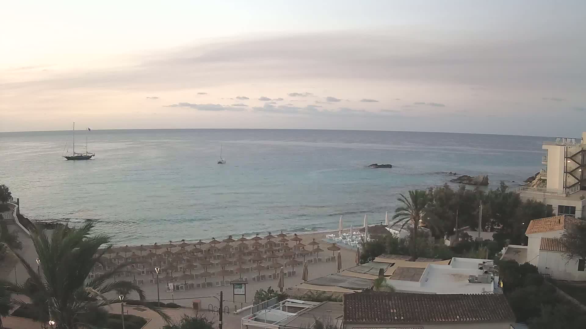 (Playa) Platja de Son Moll Beach Live Cam - Levante, Mallorca, Islas Baleares (Balearic Islands), Spain