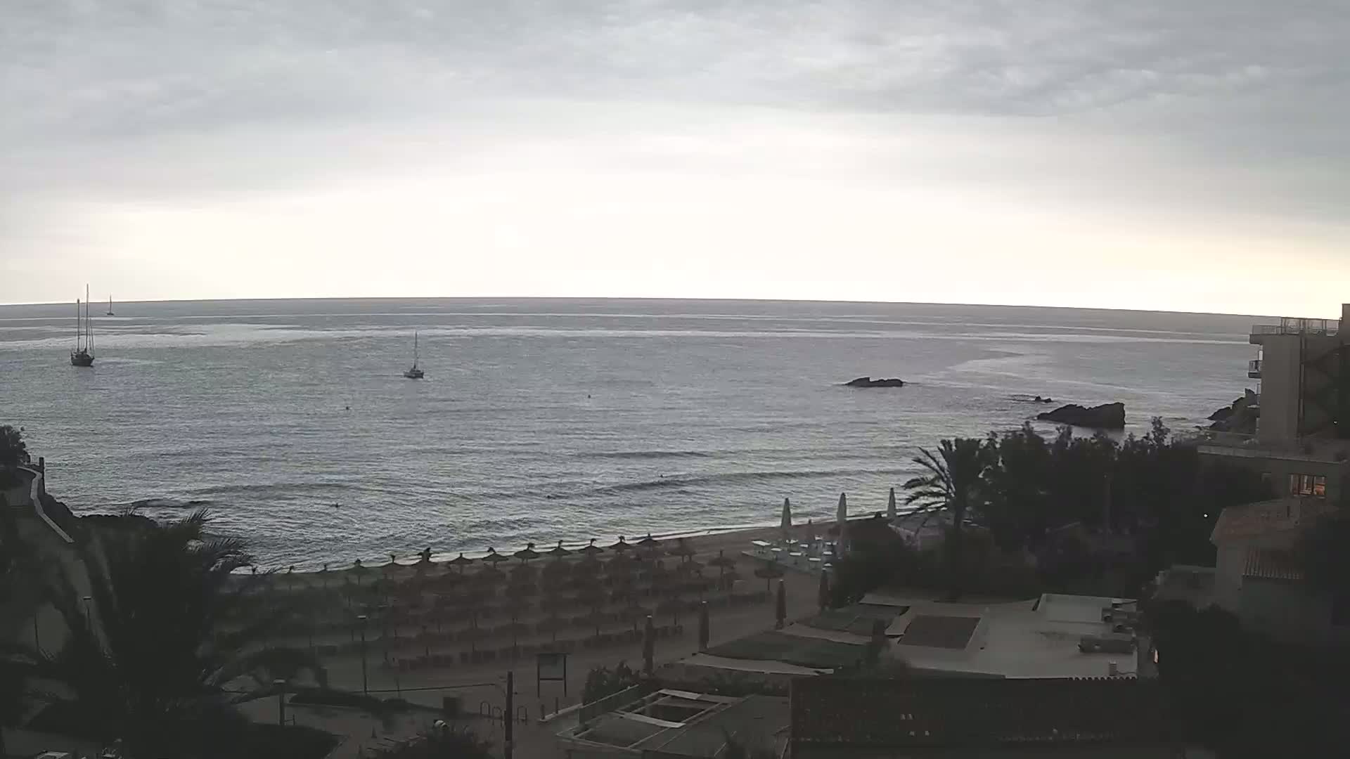 (Playa) Platja de Son Moll Beach Live Cam - Levante, Mallorca, Islas Baleares (Balearic Islands), Spain
