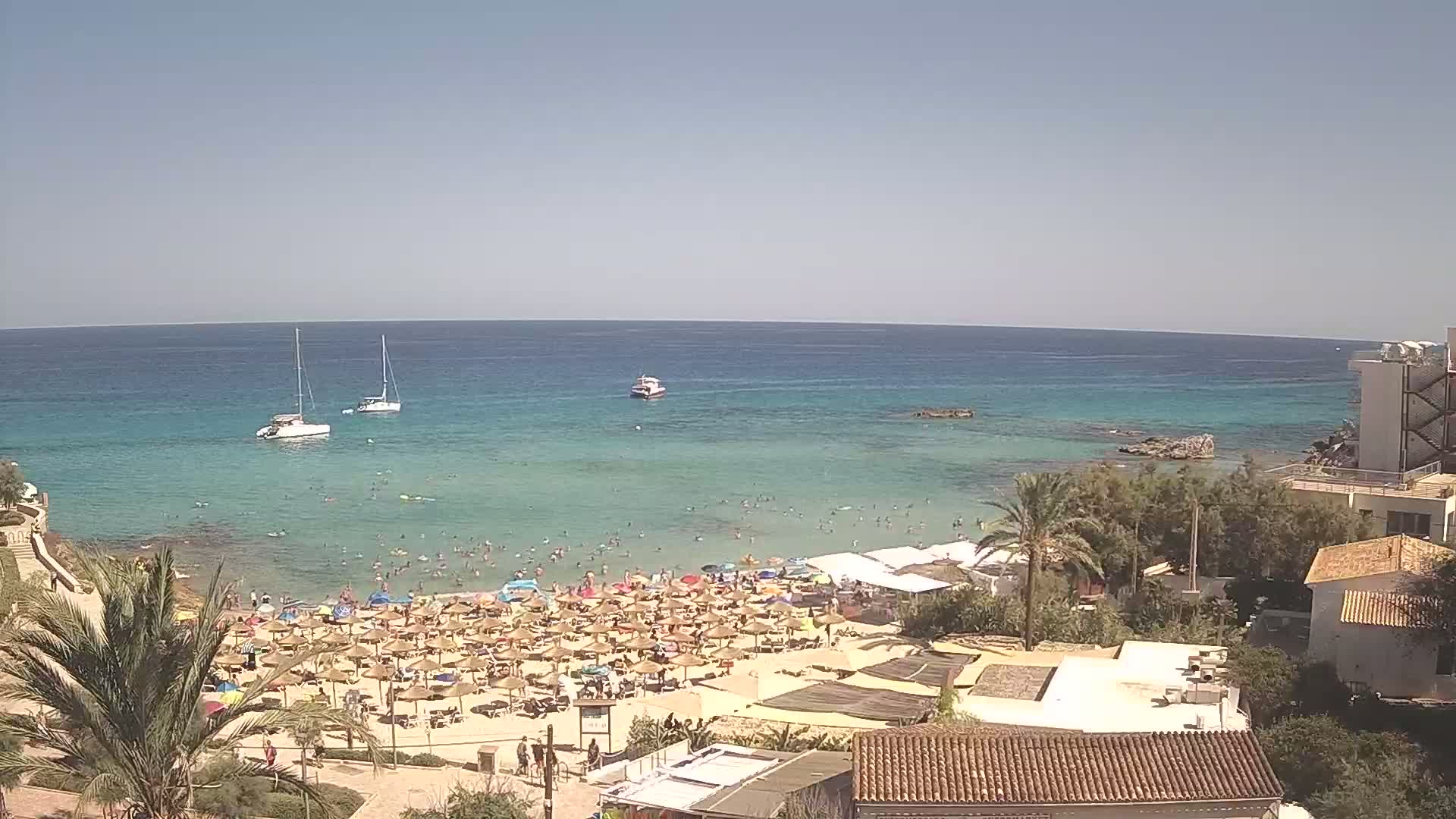 (Playa) Platja de Son Moll Beach Live Cam - Levante, Mallorca, Islas Baleares (Balearic Islands), Spain