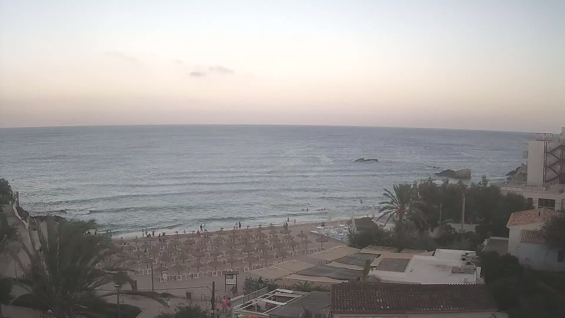(Playa) Platja de Son Moll Beach Live Cam - Levante, Mallorca, Islas Baleares (Balearic Islands), Spain