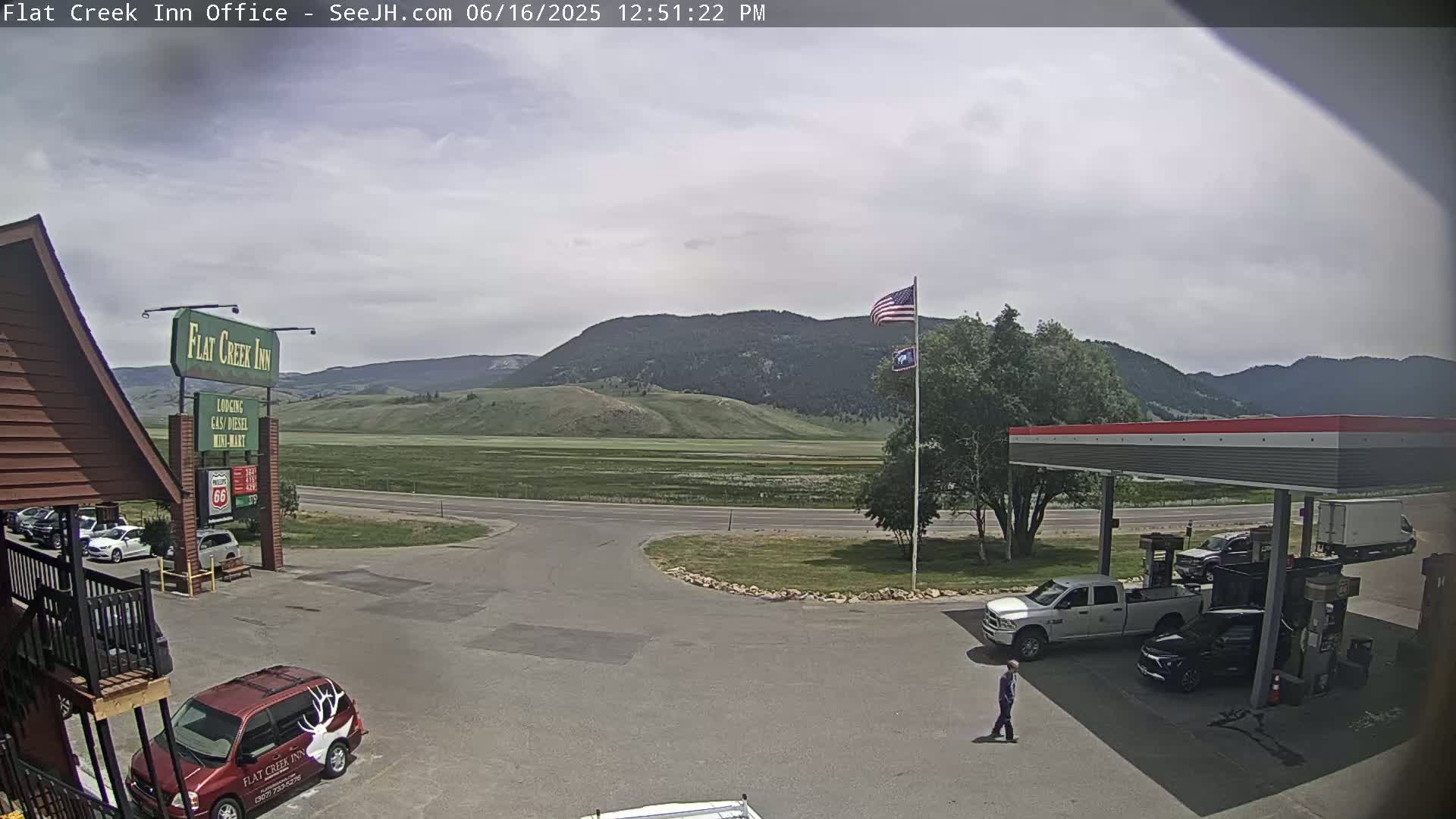 Jackson, Flat Creek Valley- Jackson Peak &  Highway 89 View Live Cam - Jackson, Teton, Wyoming, USA