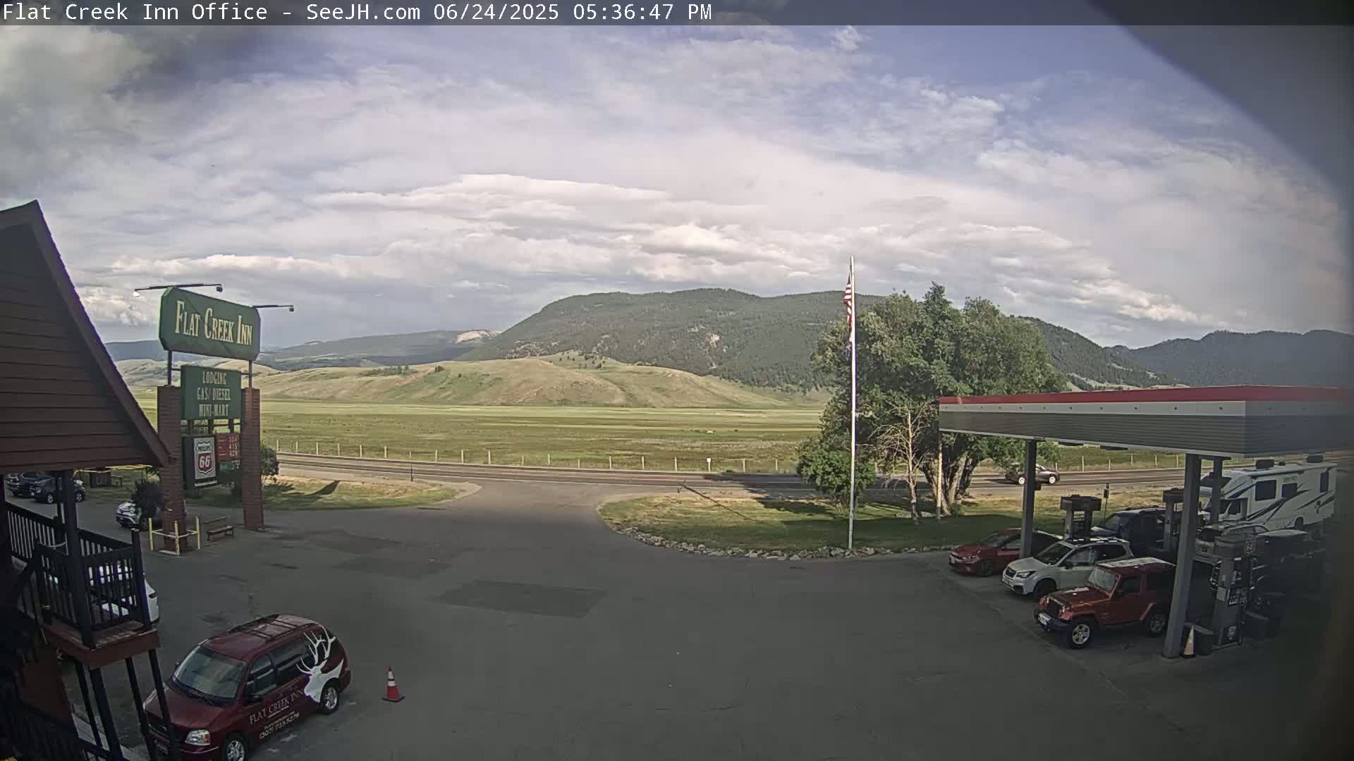 Jackson, Flat Creek Valley- Jackson Peak &  Highway 89 View Live Cam - Jackson, Teton, Wyoming, USA