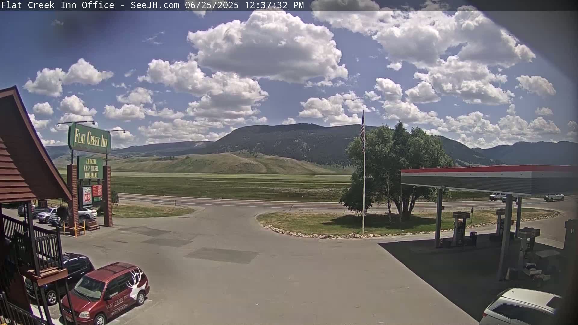 Jackson, Flat Creek Valley- Jackson Peak &  Highway 89 View Live Cam - Jackson, Teton, Wyoming, USA