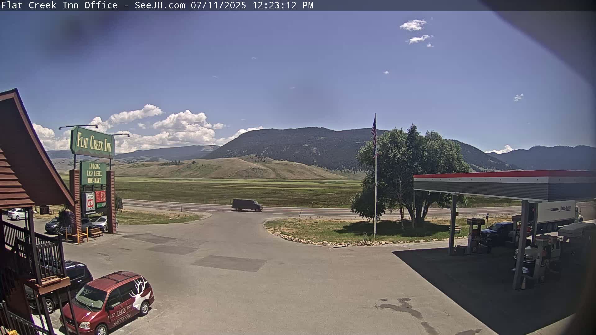 Jackson, Flat Creek Valley- Jackson Peak &  Highway 89 View Live Cam - Jackson, Teton, Wyoming, USA