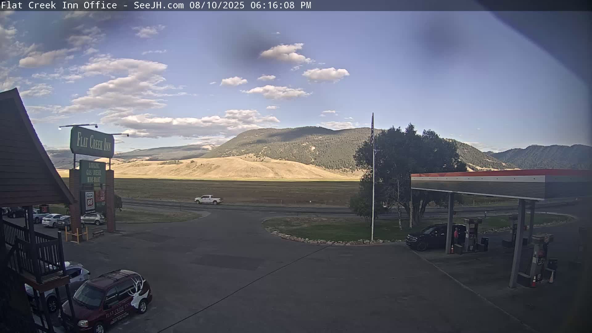 Jackson, Flat Creek Valley- Jackson Peak &  Highway 89 View Live Cam - Jackson, Teton, Wyoming, USA