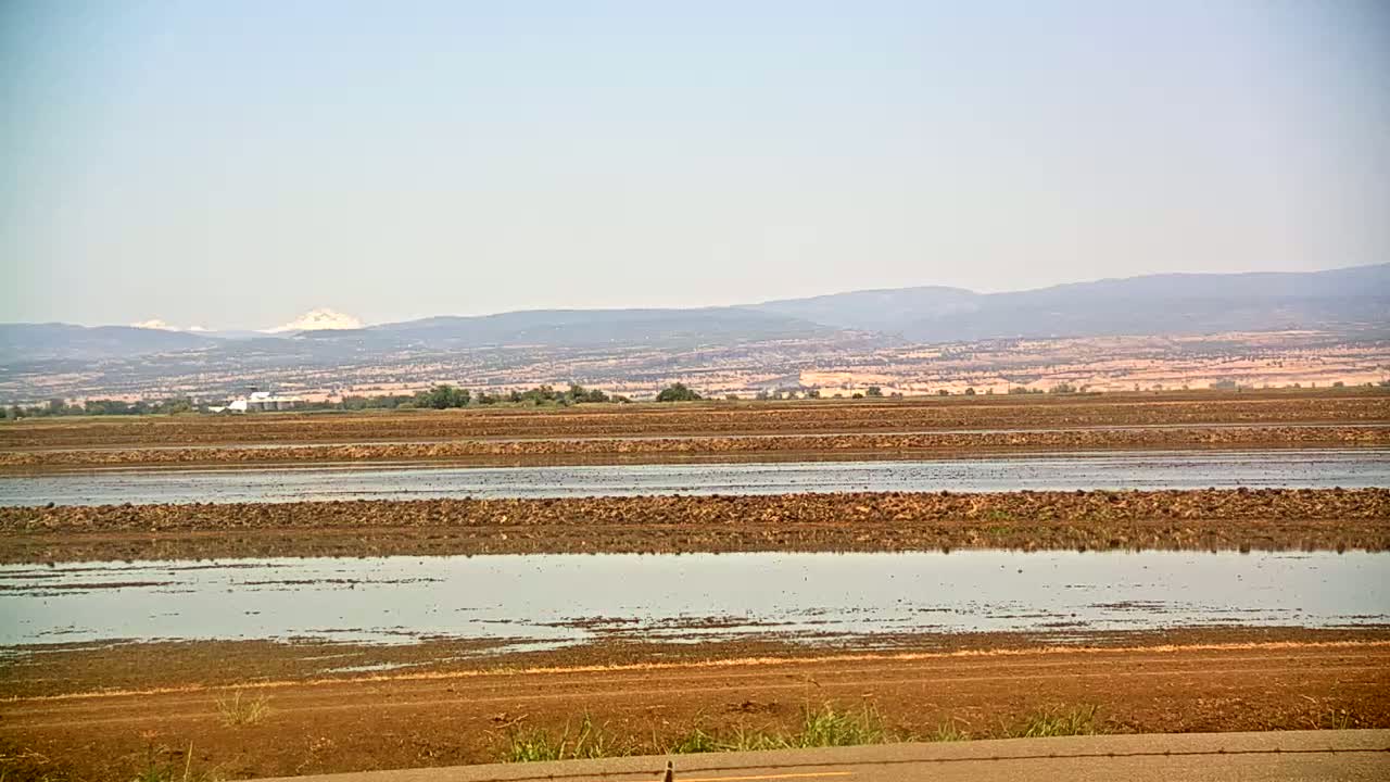 Western Canal Thermalito AfterBay & Butte Valley View Live Cam - Thermalito, Butte, California, USA