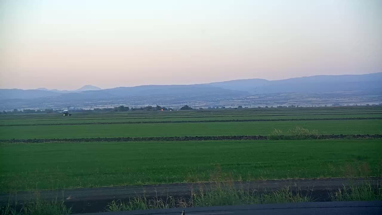 Western Canal Thermalito AfterBay & Butte Valley View Live Cam - Thermalito, Butte, California, USA